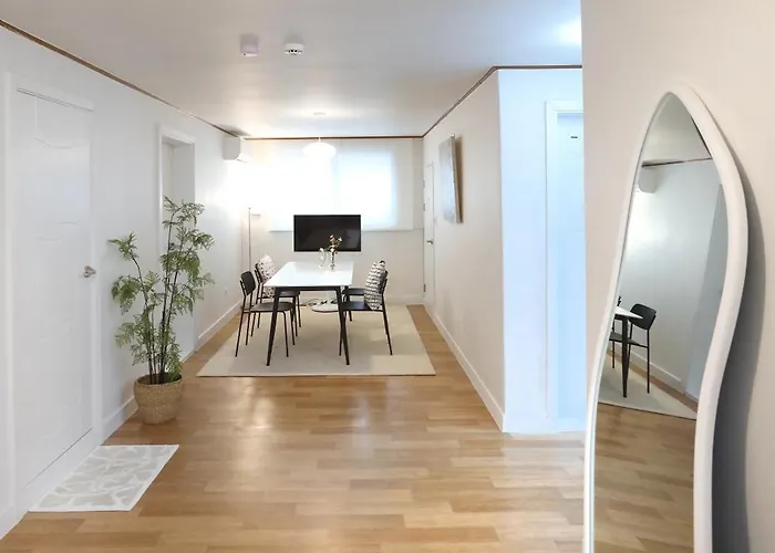 2929 Large 3 Bedroom For 8 Near Hongdae Itaewon Dmc 아파트 *