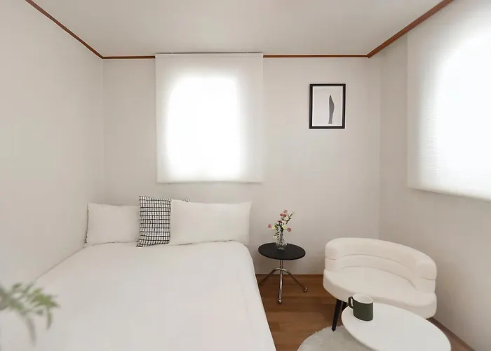 2929 Large 3 Bedroom For 8 Near Hongdae Itaewon Dmc 아파트 *